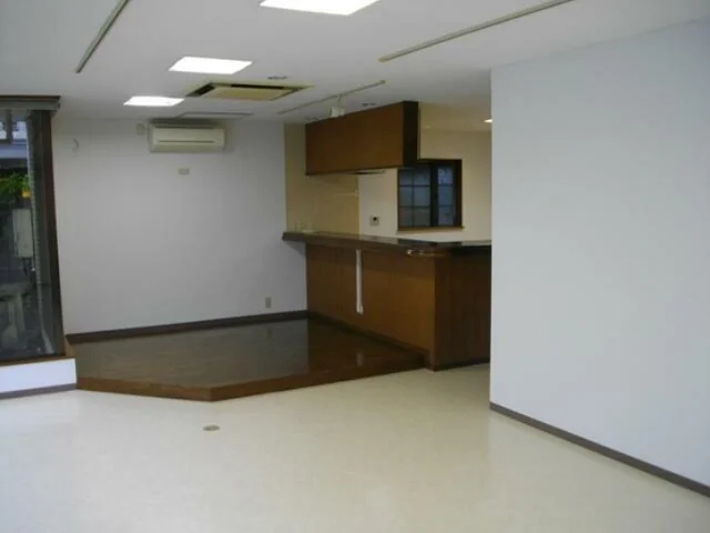 下井草の事務所仕様店舗物件の内装