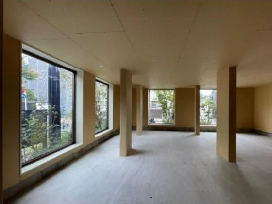 鎌倉のスケルトン店舗物件の内装