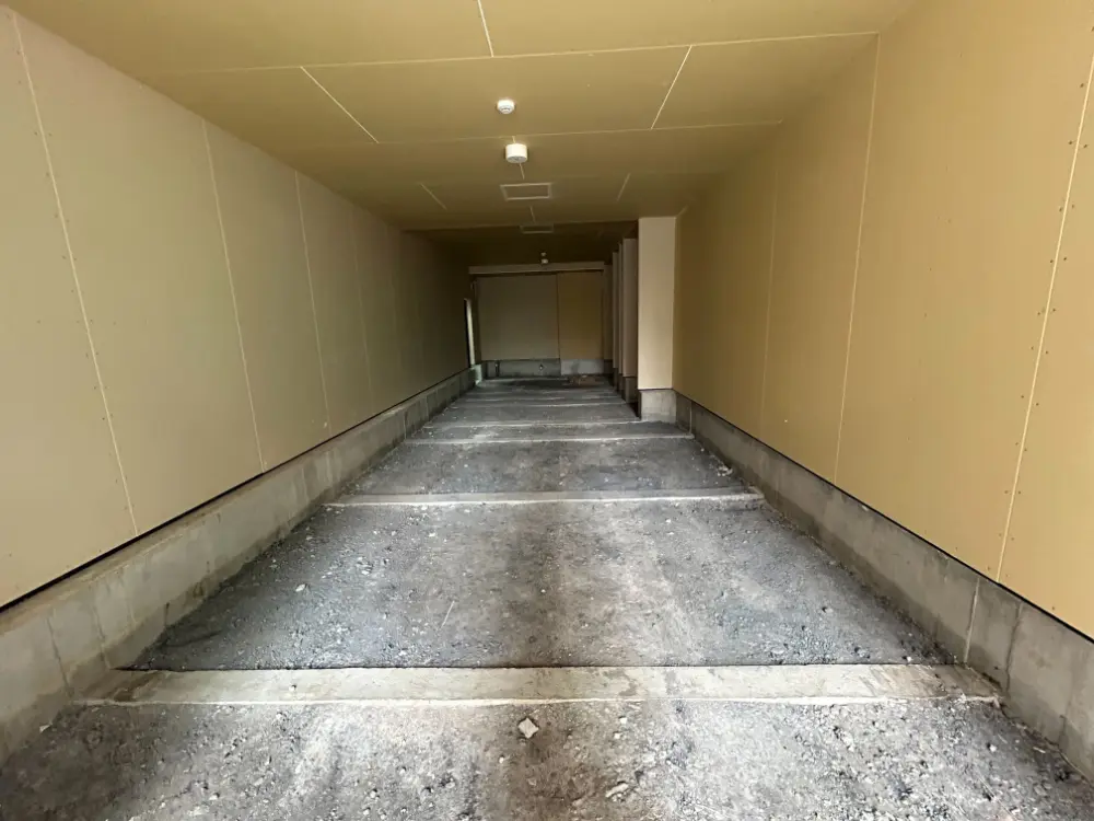 貸店舗(スケルトン)の内装