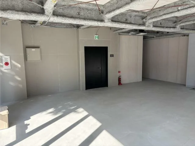 貸店舗(スケルトン)の内装