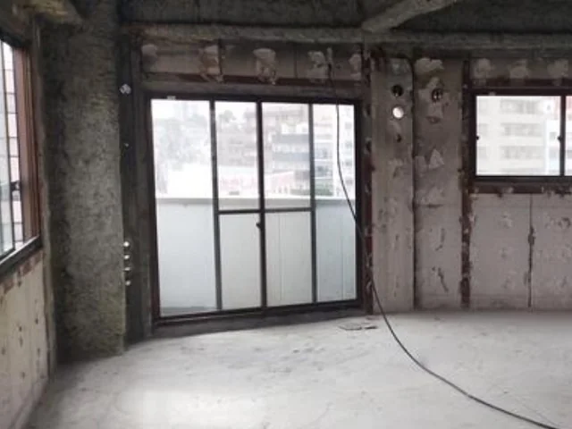 貸店舗(スケルトン)の内装