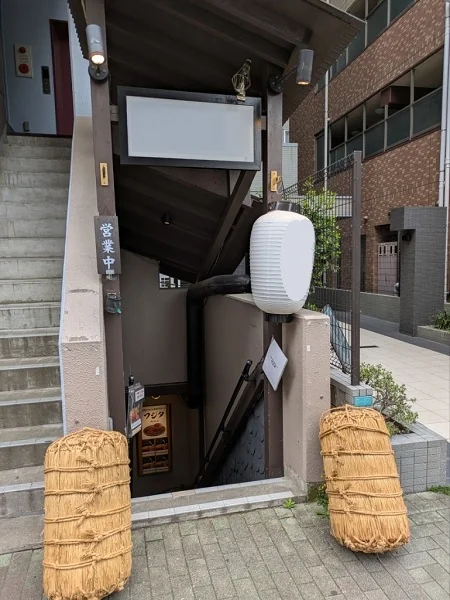 船堀の居抜き店舗のエントランス