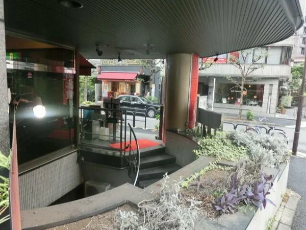 麹町の居抜き店舗の外観