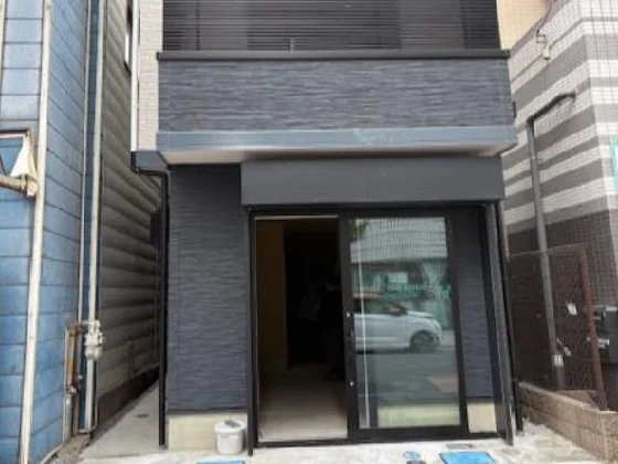 貸店舗(スケルトン)の外観