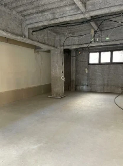 貸店舗(スケルトン)の内装