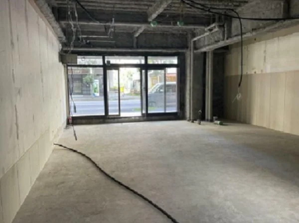 貸店舗(スケルトン)の内装