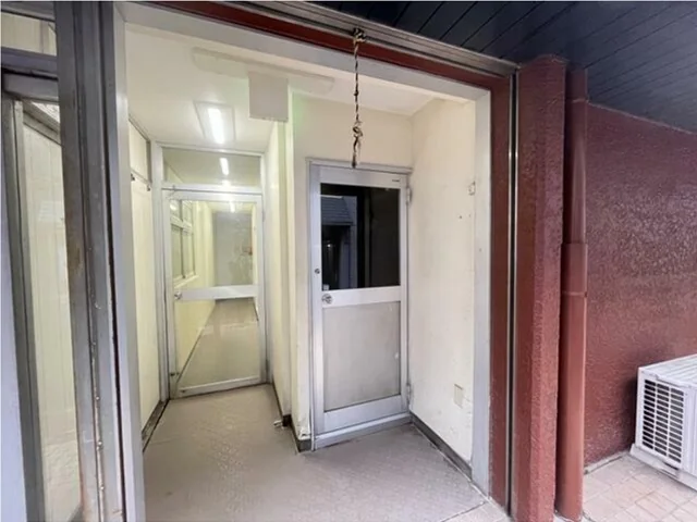 貸店舗(事務所仕様)の外観