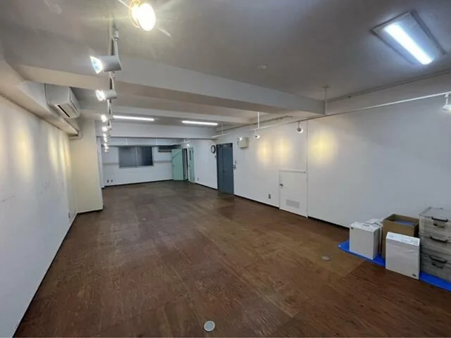 貸店舗(事務所仕様)の内装