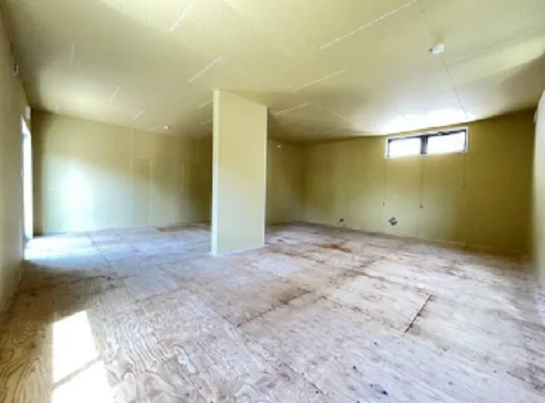 貸店舗(スケルトン)の内装