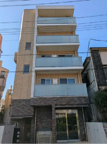 鶴ヶ峰のスケルトン店舗物件の外観