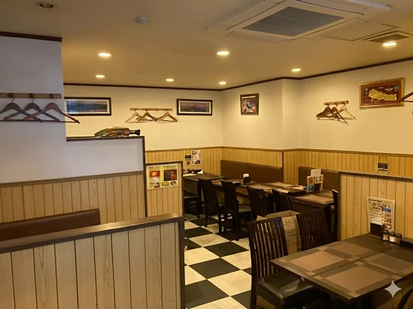 府中のダイニングバー居抜きの内装