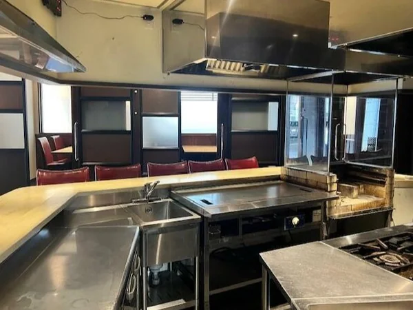 草加の居抜き店舗の厨房