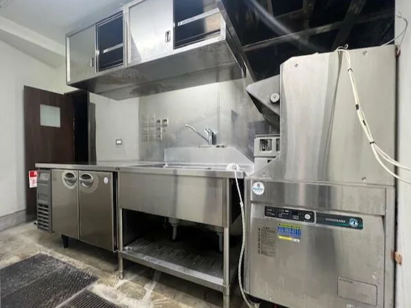 草加の鉄板焼き居抜きの厨房