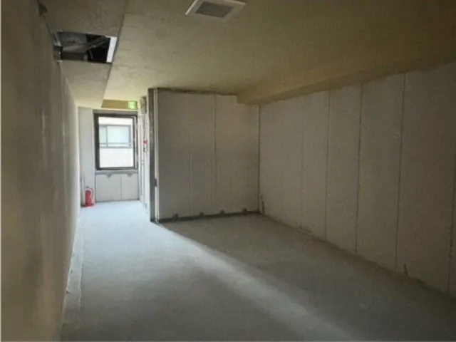 蔵前のスケルトン物件の内装