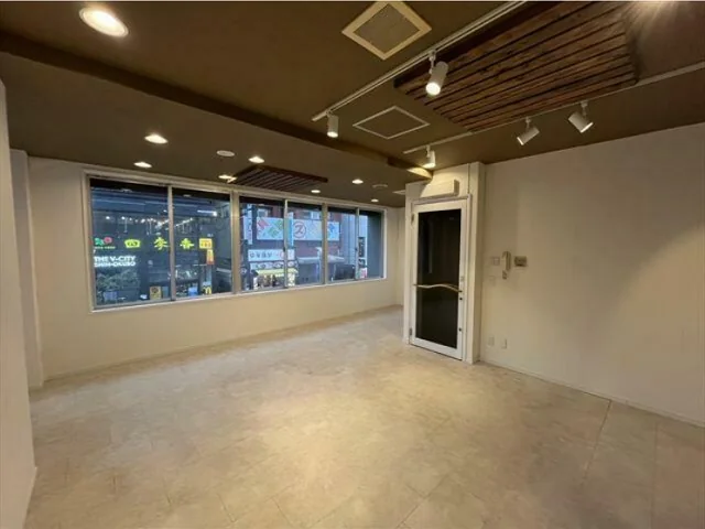 貸店舗(事務所仕様)の内装