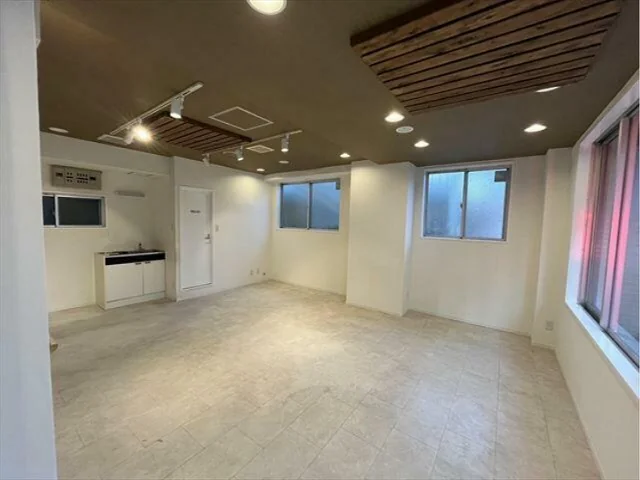 新大久保の事務所仕様物件の内装