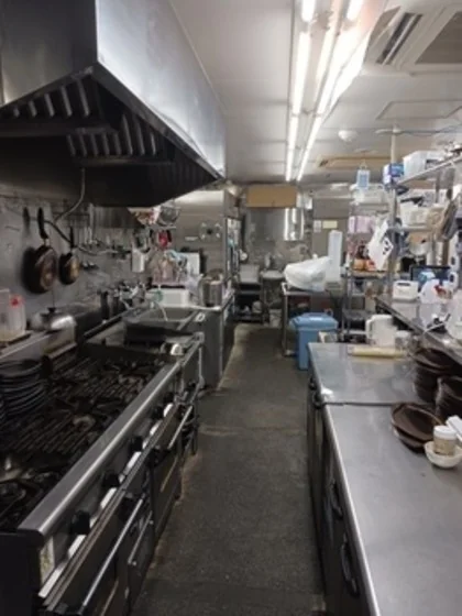 南林間の居抜き店舗の厨房