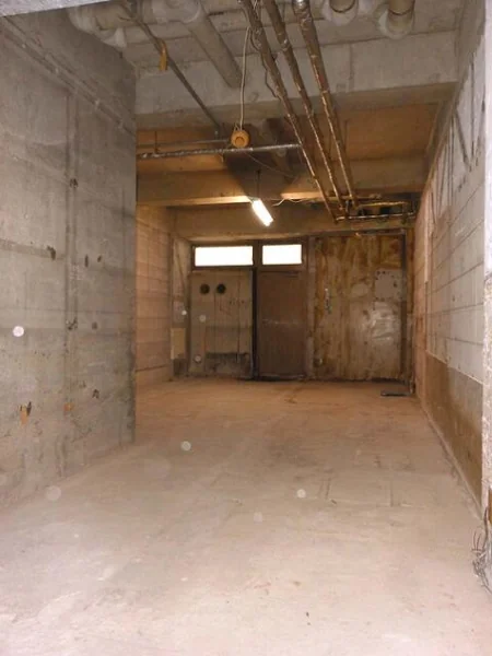 貸店舗(スケルトン)の内装