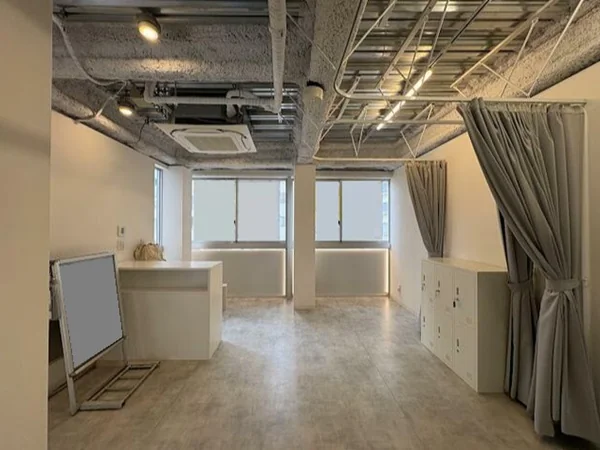 入谷の居抜き店舗の内装