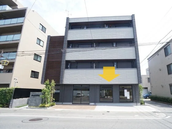 本八幡のスケルトン店舗物件の外観