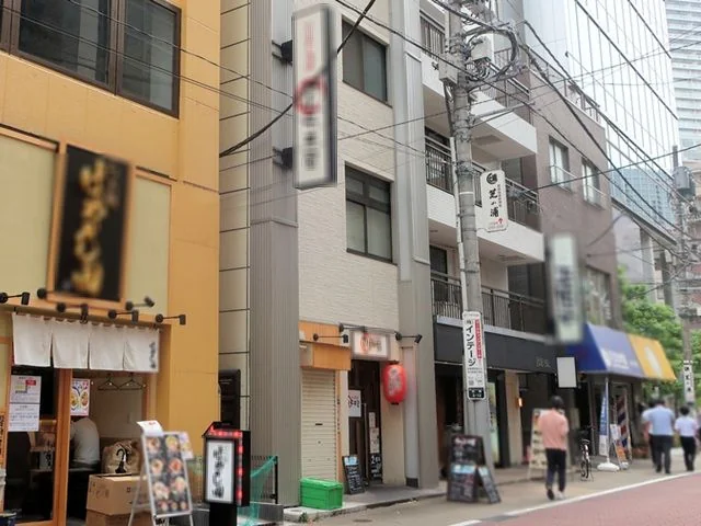 田町の居抜き店舗の外観