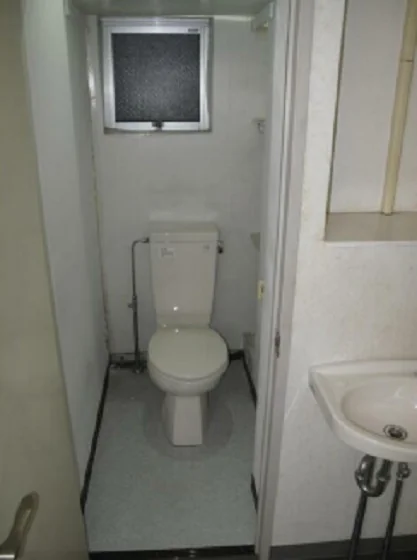 千駄木のスケルトン店舗物件の内装