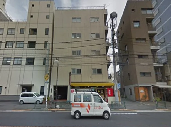 千駄木のスケルトン物件の外観