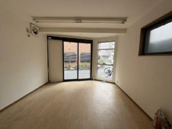 駒込のスケルトン物件の内装