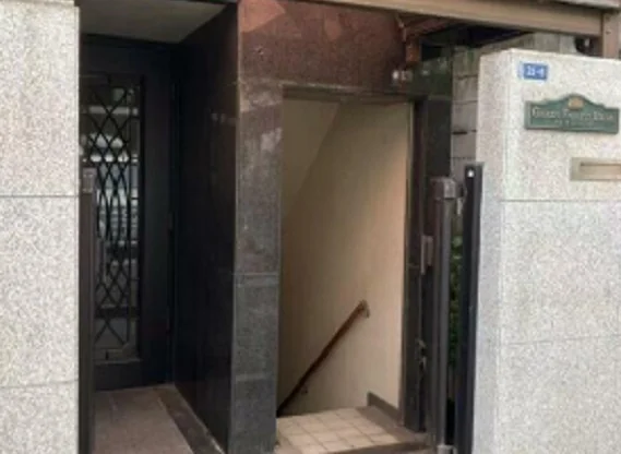 貸店舗(事務所仕様)の外観