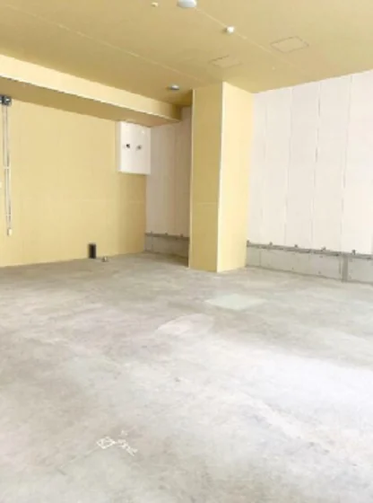 貸店舗(スケルトン)の内装