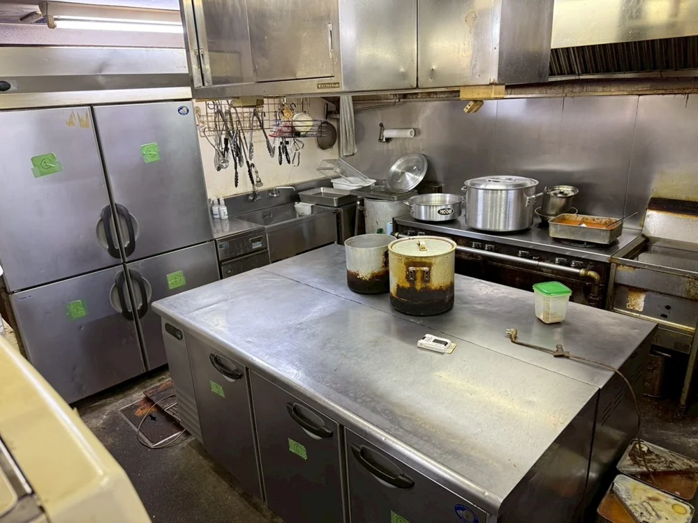 セントラルキッチンの居抜き物件の厨房