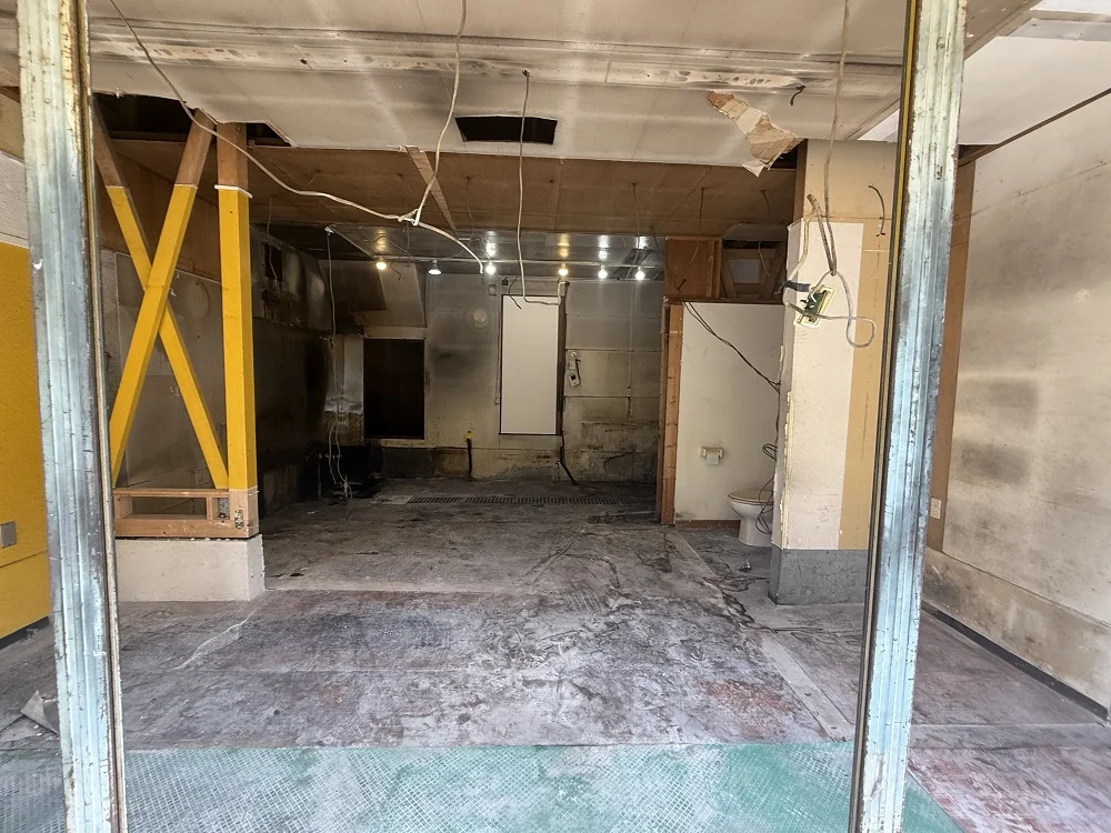 貸店舗(スケルトン)の内装