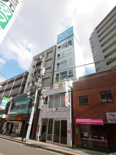 国立のエステ居抜きの外観