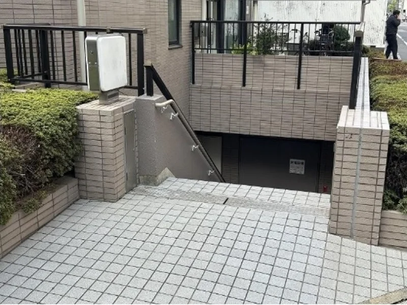 貸店舗(スケルトン)の外観