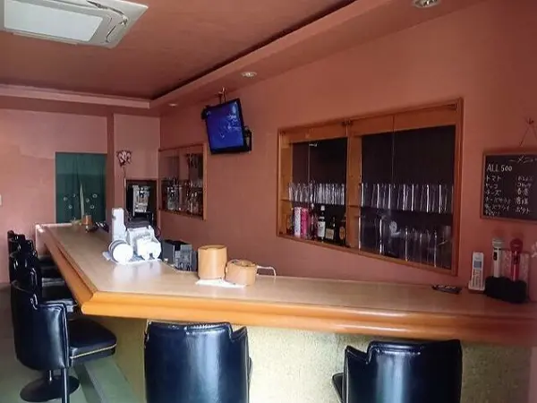 スナック・パブの居抜き物件のカウンター
