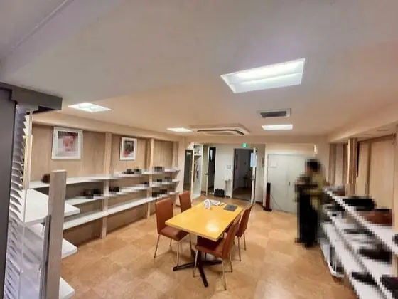 表参道の事務所仕様店舗物件の内装