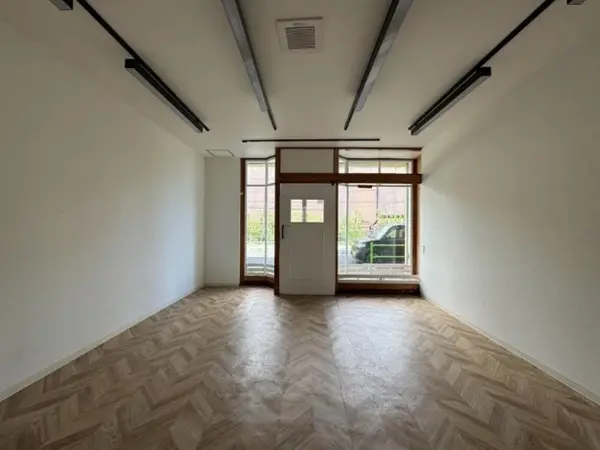 物販の居抜き物件の内装