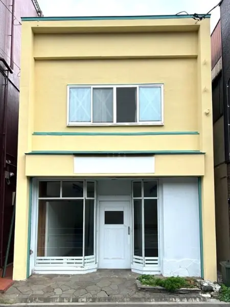 物販の居抜き物件の外観