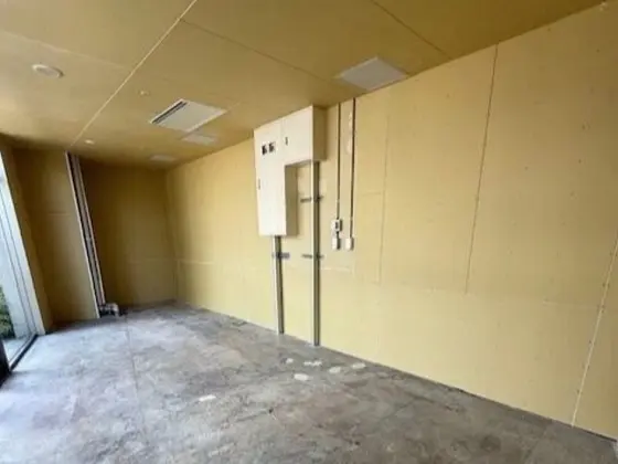 貸店舗(スケルトン)の内装