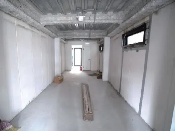 森下のスケルトン物件の内装