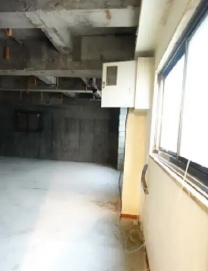 貸店舗(スケルトン)の内装