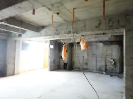 錦糸町のスケルトン店舗物件の内装