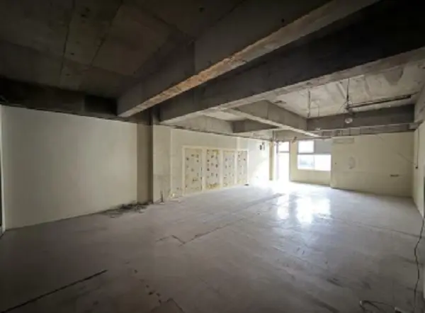 貸店舗(スケルトン)の内装