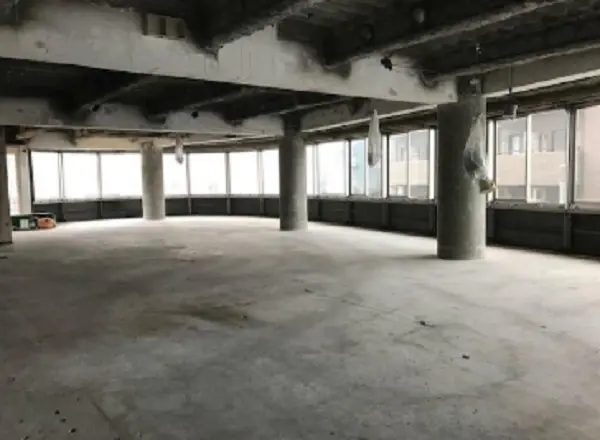 貸店舗(スケルトン)の内装