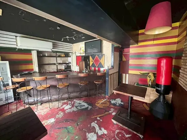 住吉のダイニングバー居抜きの内装