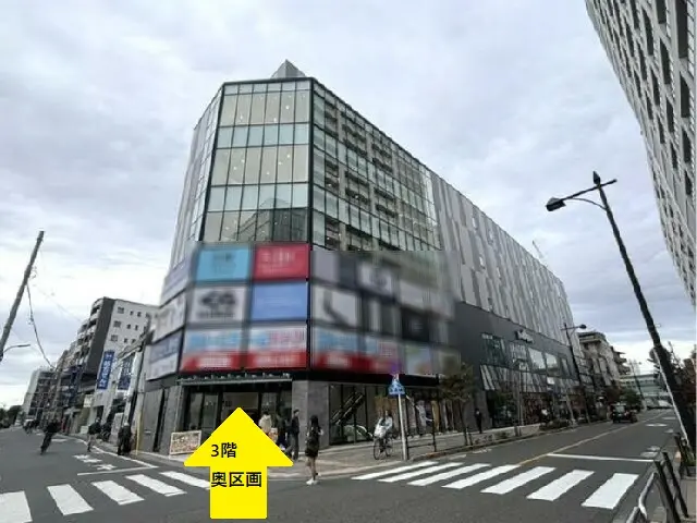 調布のスケルトン店舗物件の外観