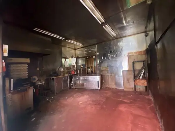 西大島のスケルトン店舗物件の内装