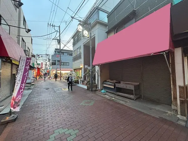 西大島のスケルトン物件のエントランス