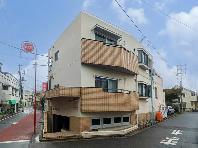 貸店舗(スケルトン)の外観