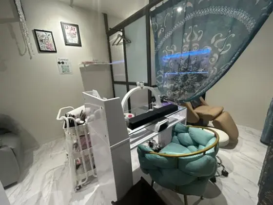 美容室・理容室の居抜き物件の内装